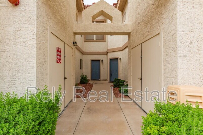 Building Photo - 2801 N Litchfield Rd