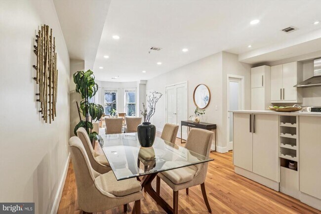 Building Photo - 3222 13th St NW