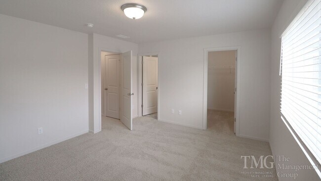 Building Photo - 3BD Home in Ridgefield in a Great Location!  Don't Miss Out!