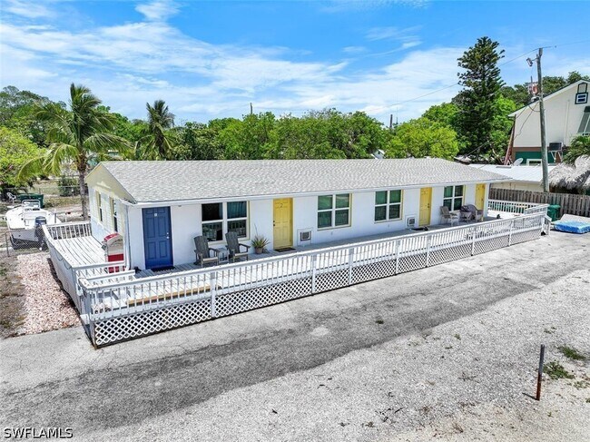 Building Photo - 407 Mango Ave