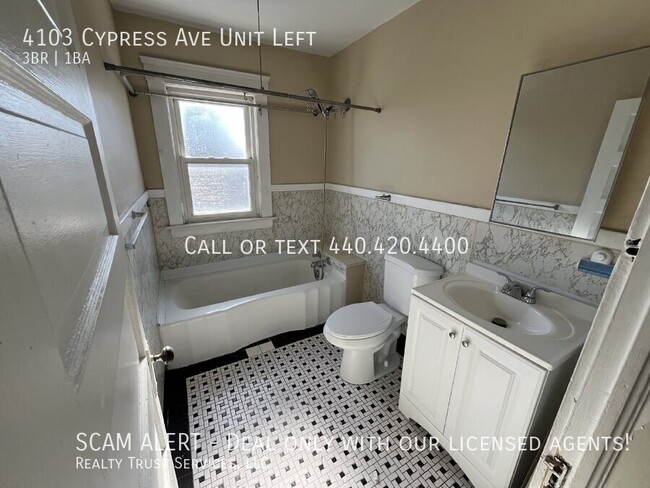 Building Photo - Beautiful 3-Bedroom Duplex in Old Brooklyn!