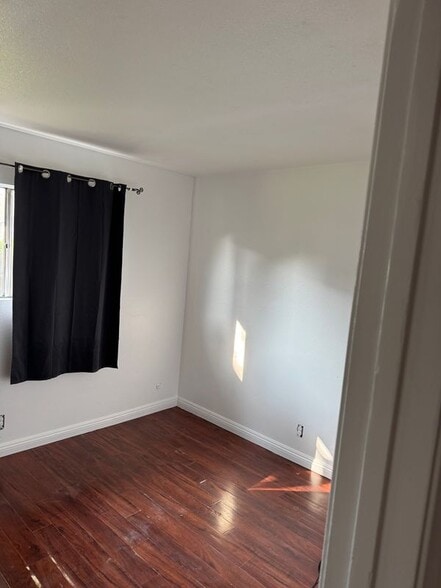 Building Photo - 1710 Normandy Pl