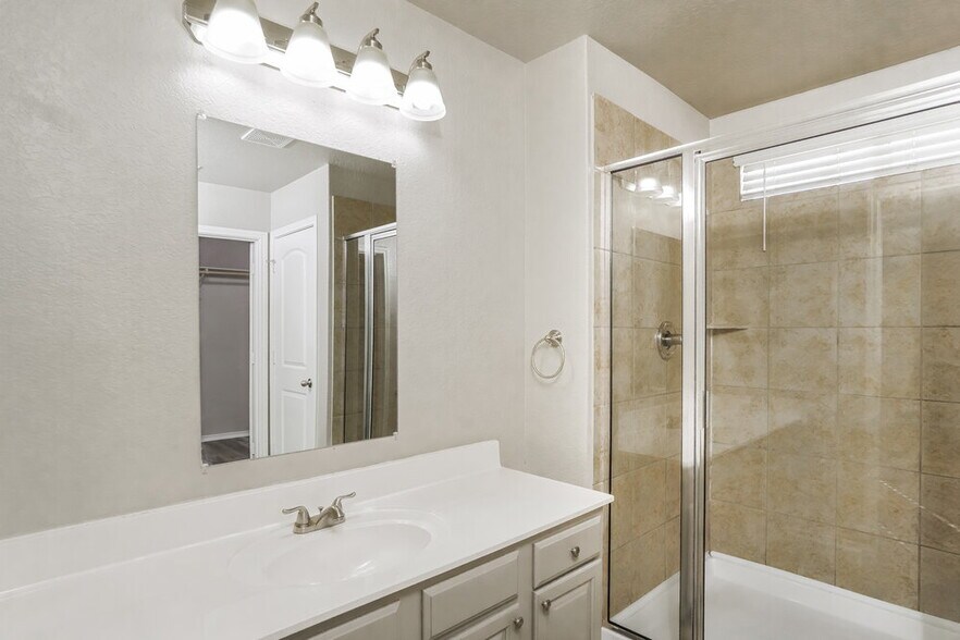 Building Photo - 11118 Geneva Ford