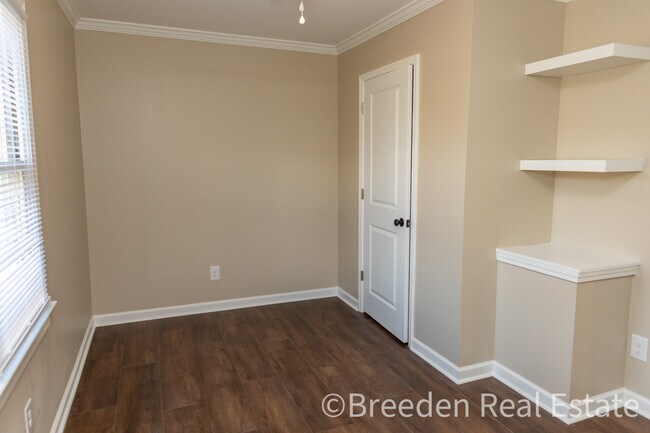 Building Photo - 212 NC-126