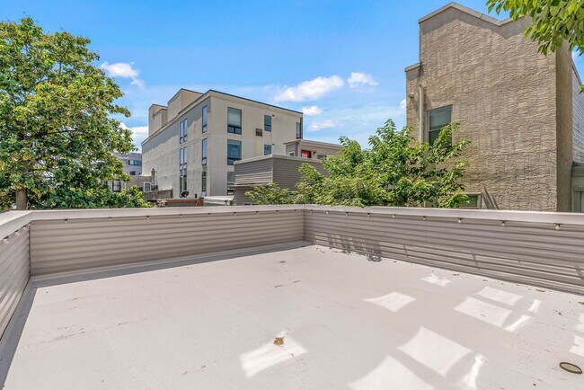 Building Photo - 1224 N 26th St