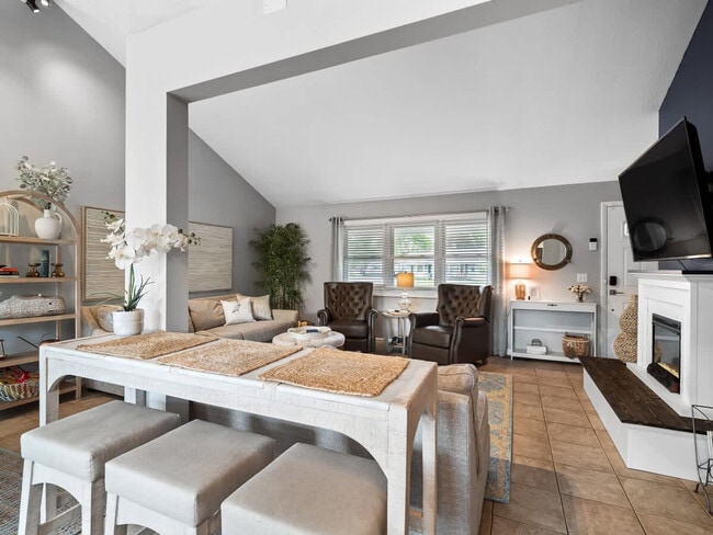 Building Photo - 126 Beachwood Ave