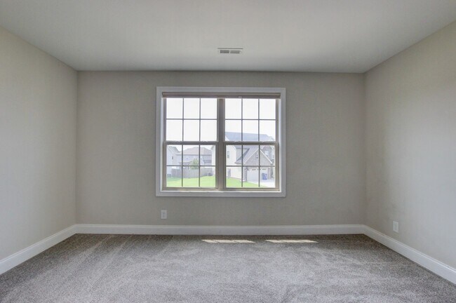 Building Photo - 230 Cotoneaster Ln