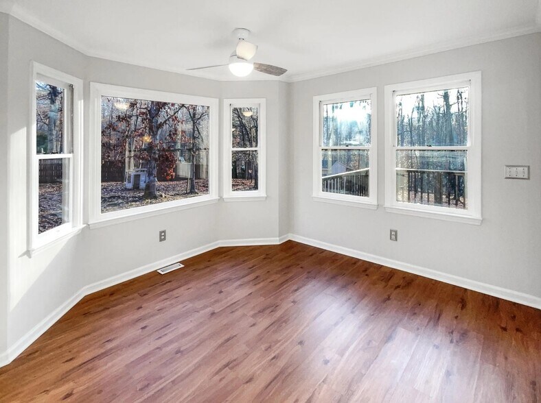 Building Photo - 2305 Whispering Pines Dr