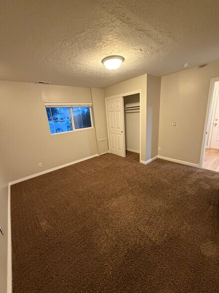 Building Photo - 482 S 1300 E