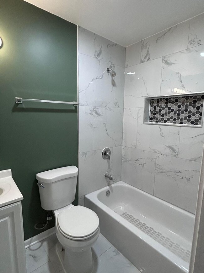 Building Photo - 5905 S Indiana Ave