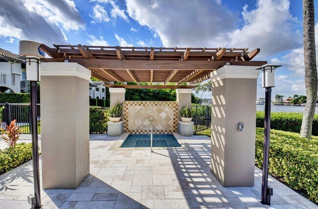 Building Photo - 3606 S Ocean Blvd