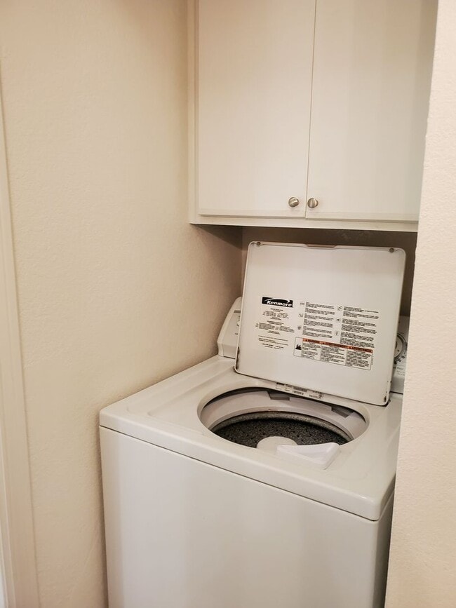 Building Photo - Beautiful Updated Condo in Prime San Ramon...