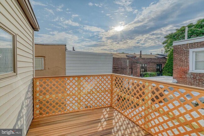 Building Photo - 2658 E Dauphin St