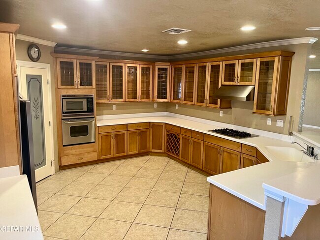 Building Photo - 7409 Edgemere Blvd