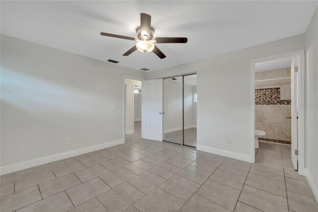 Building Photo - 1395 Meadowbrook St