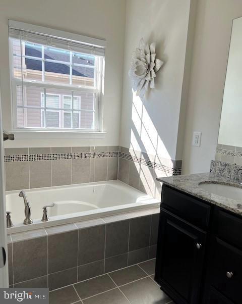 Building Photo - 5365 S Center Dr