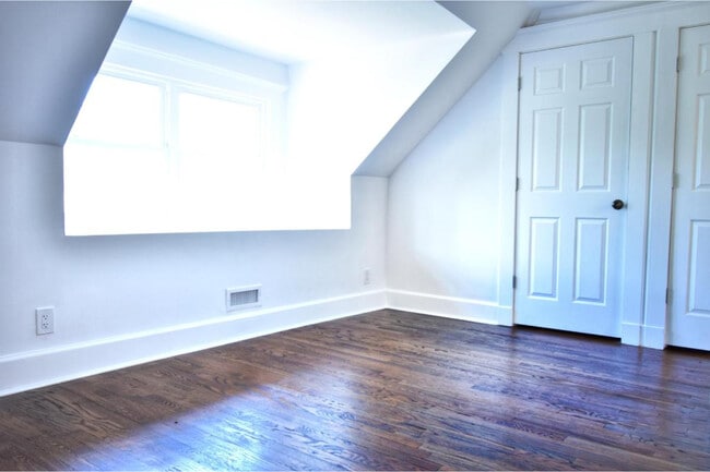 Building Photo - 149 Lake Ave