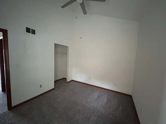 Building Photo - 2/2 In Green Leaf