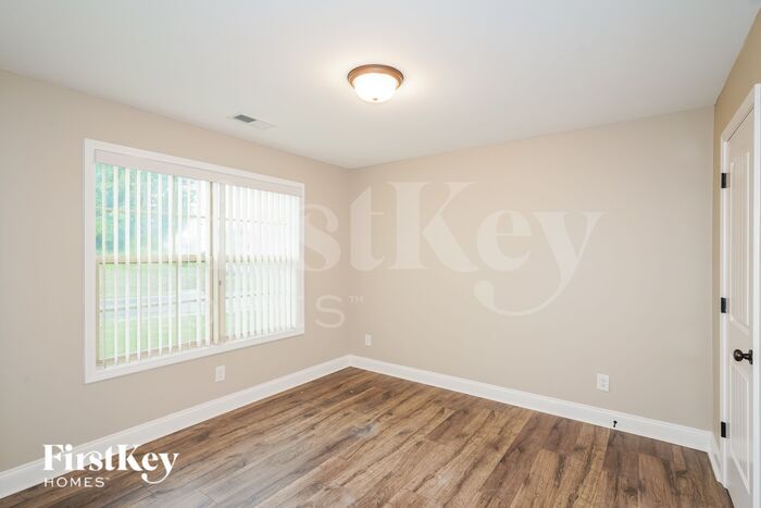 Building Photo - 1301 Shaughnessy Rd