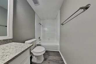 Building Photo - 2211 Pincher Creek Dr