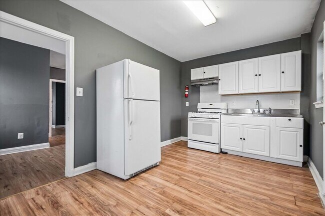 Building Photo - 1401 N Potomac St