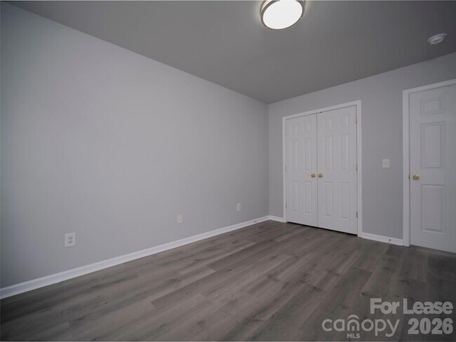 Building Photo - 1030 Boxelder Ln