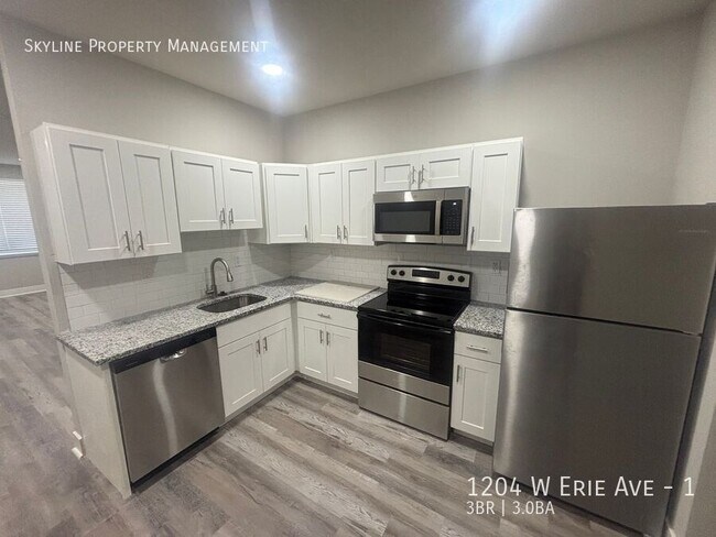 Building Photo - 1204 W Erie Ave