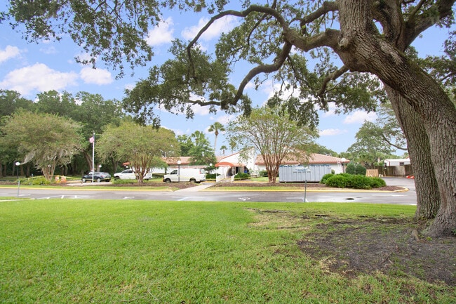 Building Photo - 38 Tarragona Ct