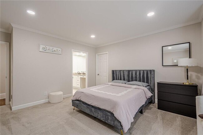 Building Photo - 700 S Brighton Ct