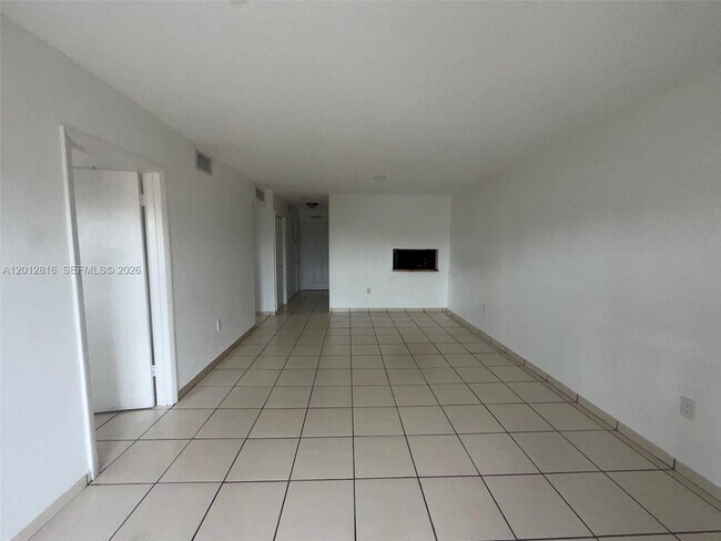 Building Photo - 120 Royal Palm Rd
