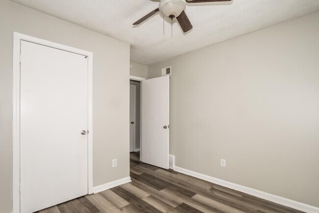 Building Photo - 5120 Breckenwood Dr