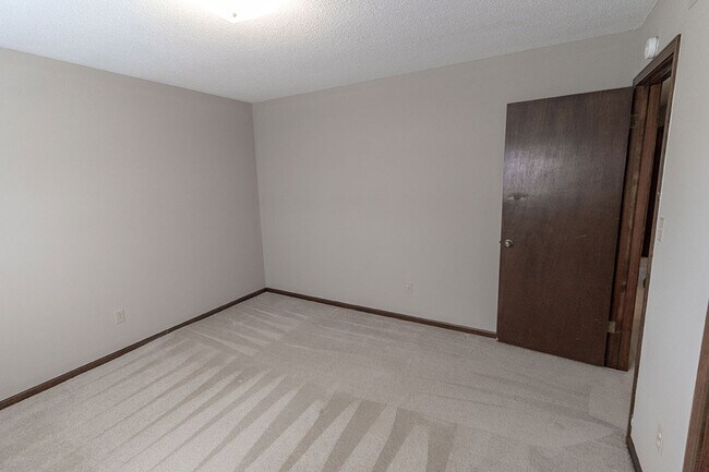 Building Photo - 306 W Briarwood Ln