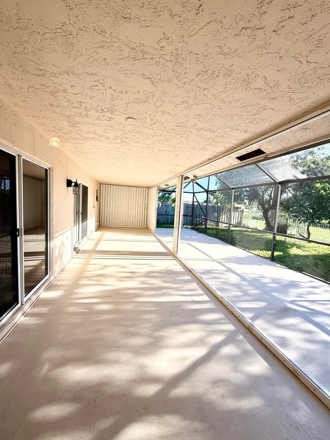 Building Photo - 5609 Descartes Cir