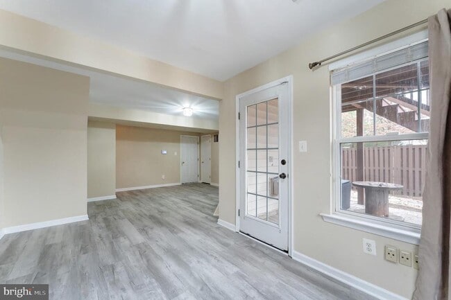 Building Photo - 43792 Sunset Terrace