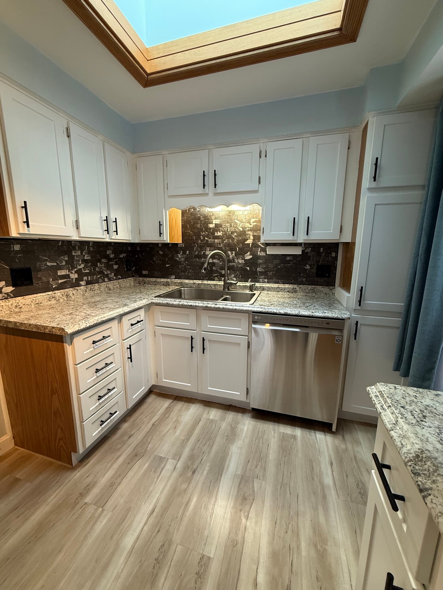 Building Photo - 195 Huntress St