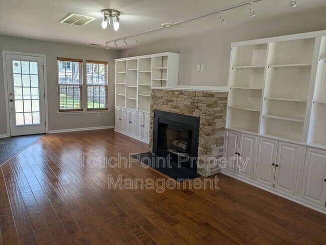 Building Photo - 9935 Redbud Tree Ct