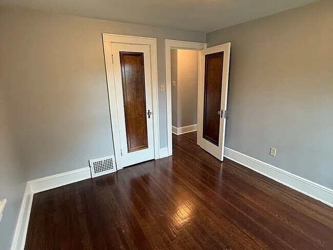 Building Photo - 420 Grace Ave