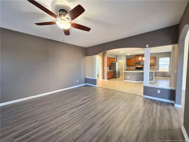 Building Photo - 825 Running Horse Ln