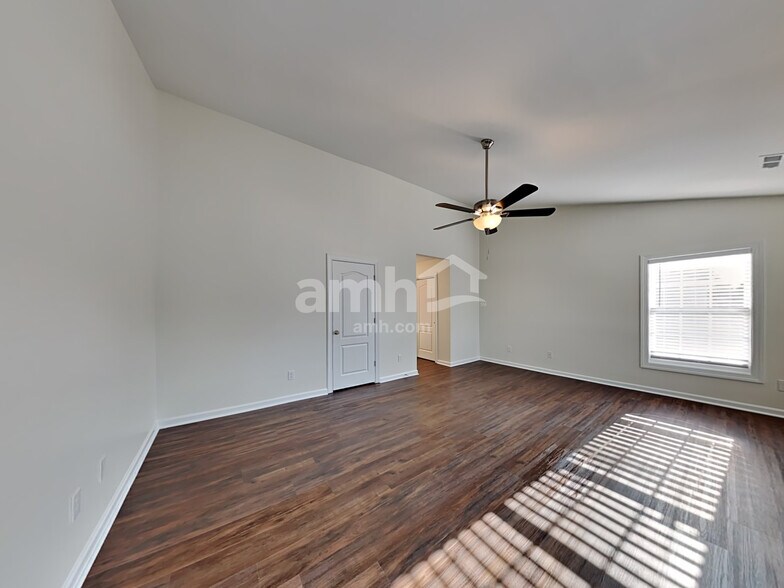 Building Photo - 6821 Missionary Ridge Dr