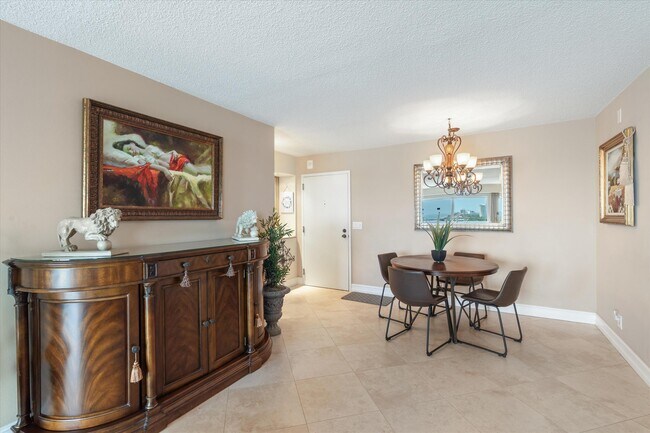 Building Photo - 4505 S Ocean Blvd