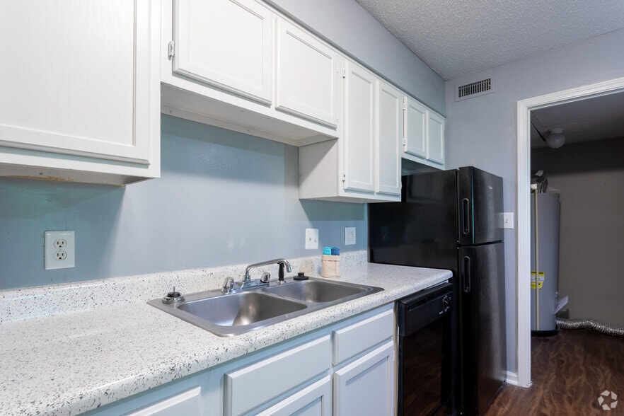 2BR,2BA - Beechwood Apartments