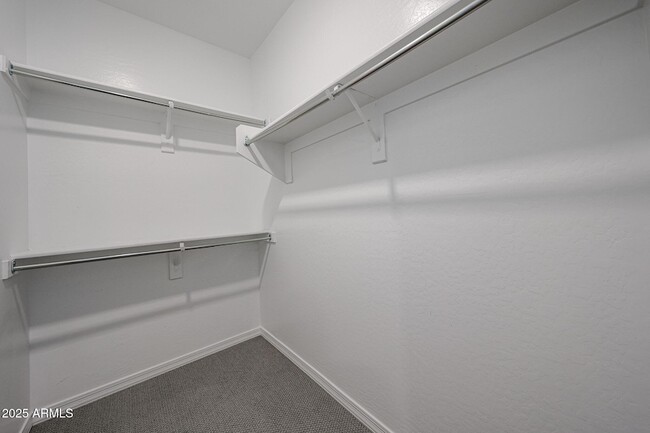 Building Photo - 3813 E Branham Ln