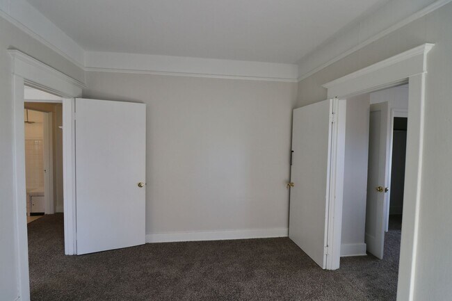 Building Photo - 188