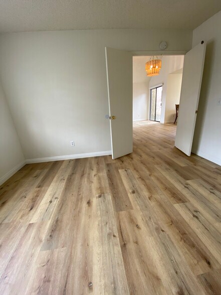 Building Photo - 10876 Loro Verde Ave