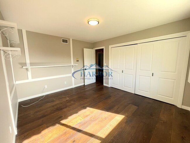 Building Photo - 2300 Sparta Dr