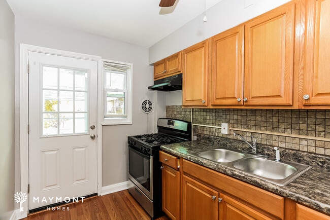 Building Photo - 957 Masefield Rd