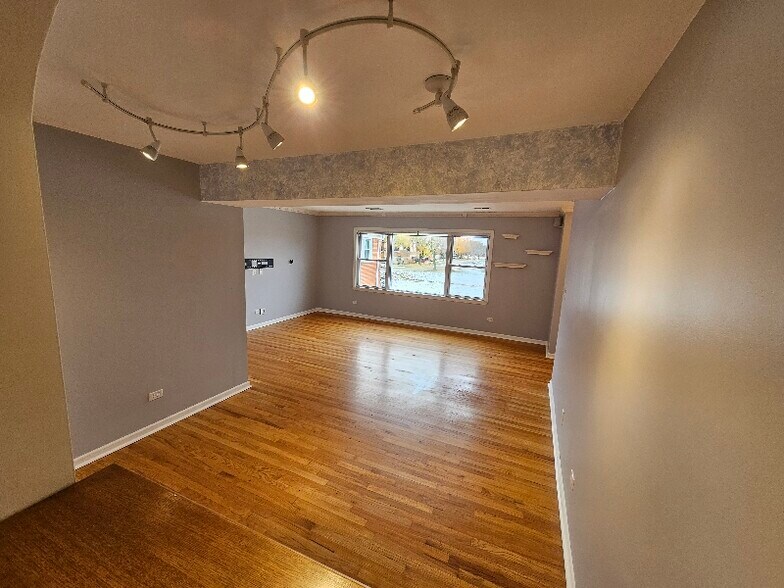 Building Photo - 229 Johnson St