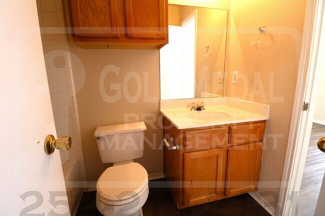 Building Photo - 1708 Spring Rose Cir