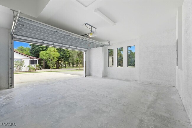 Building Photo - 2561 Wilson Blvd N