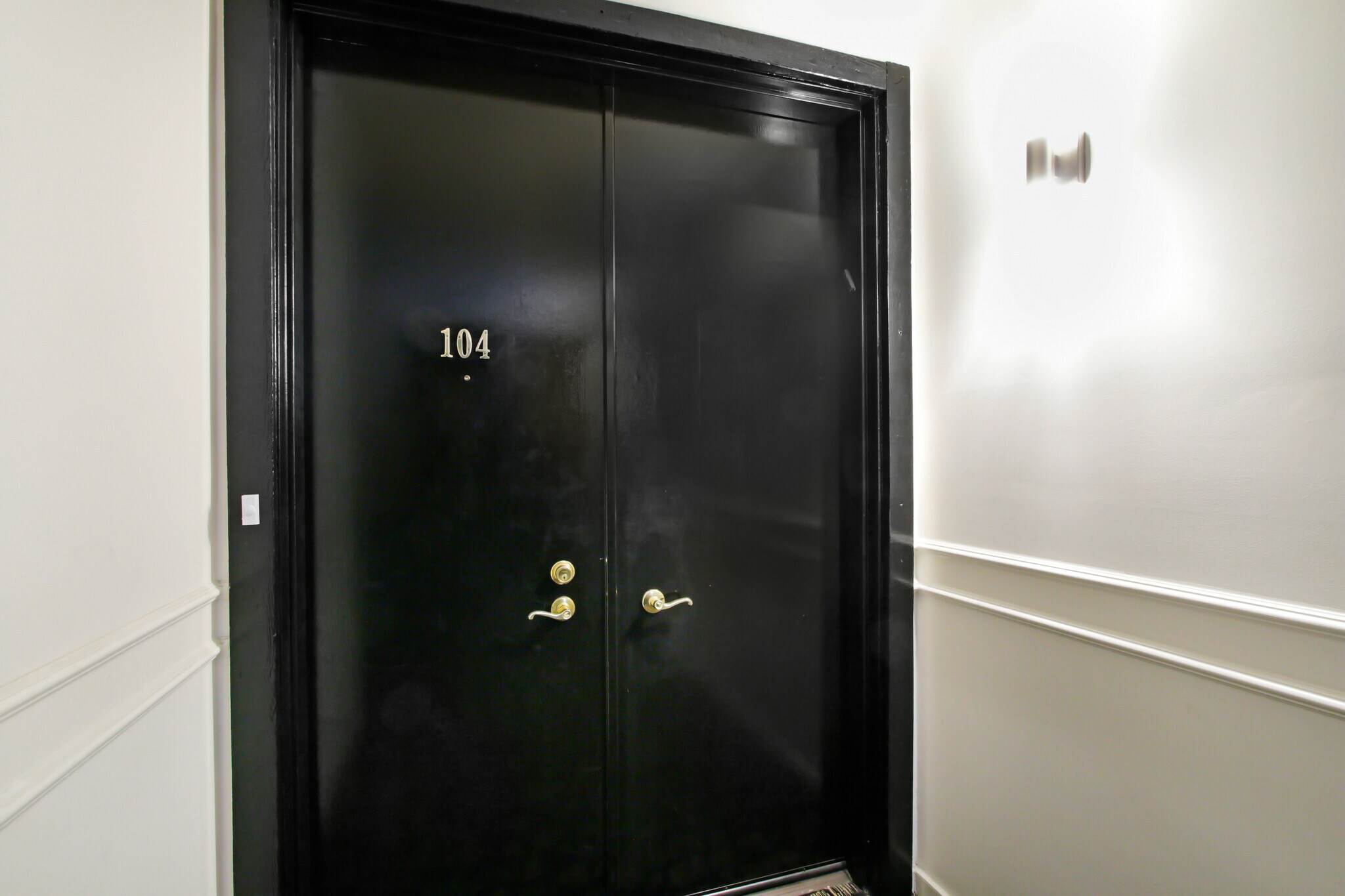 Building Photo - 4949 Genesta Ave